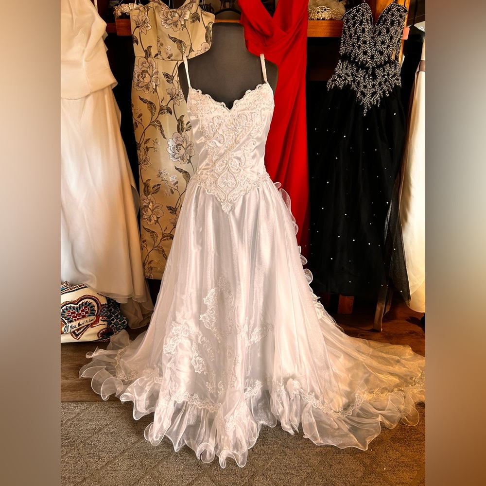 Alfred Angelo White Lace & Tulle Wedding Dress